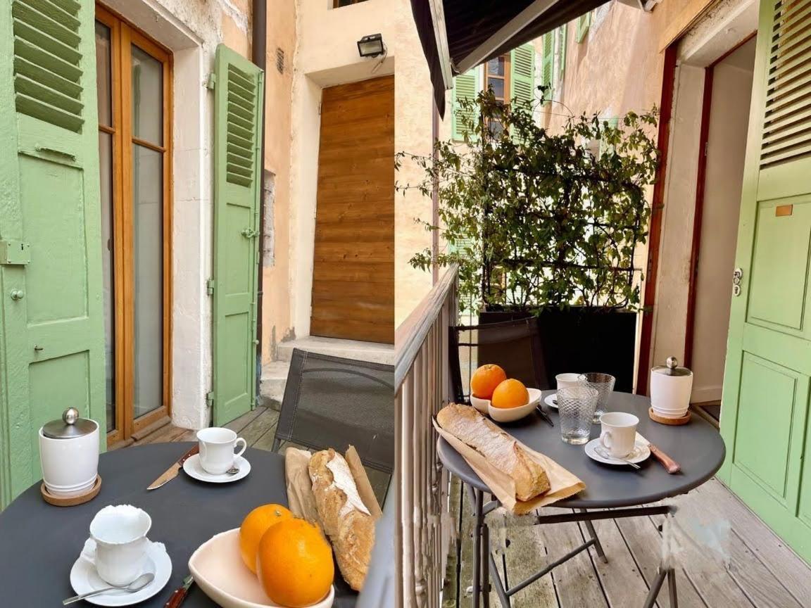 Appartement De Charme Au Coeur De La Vieille Ville Annecy Luaran gambar