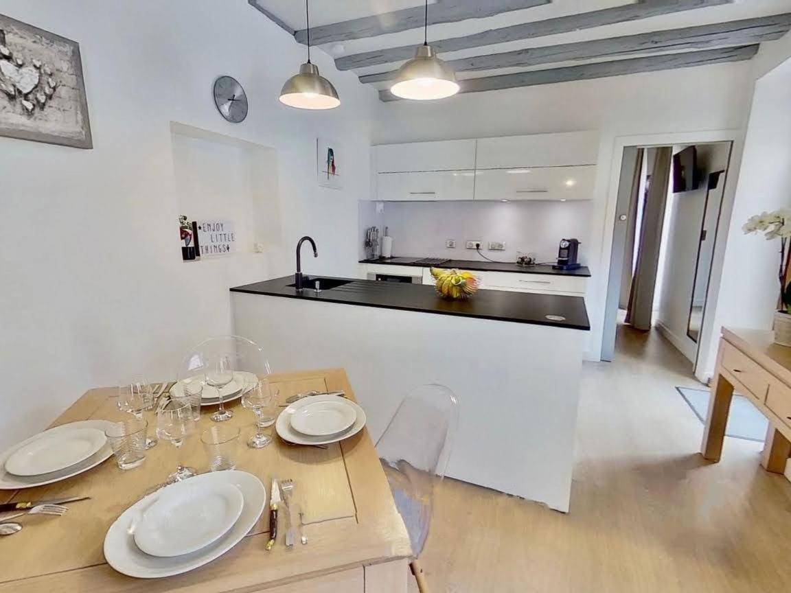 Appartement De Charme Au Coeur De La Vieille Ville Annecy Luaran gambar