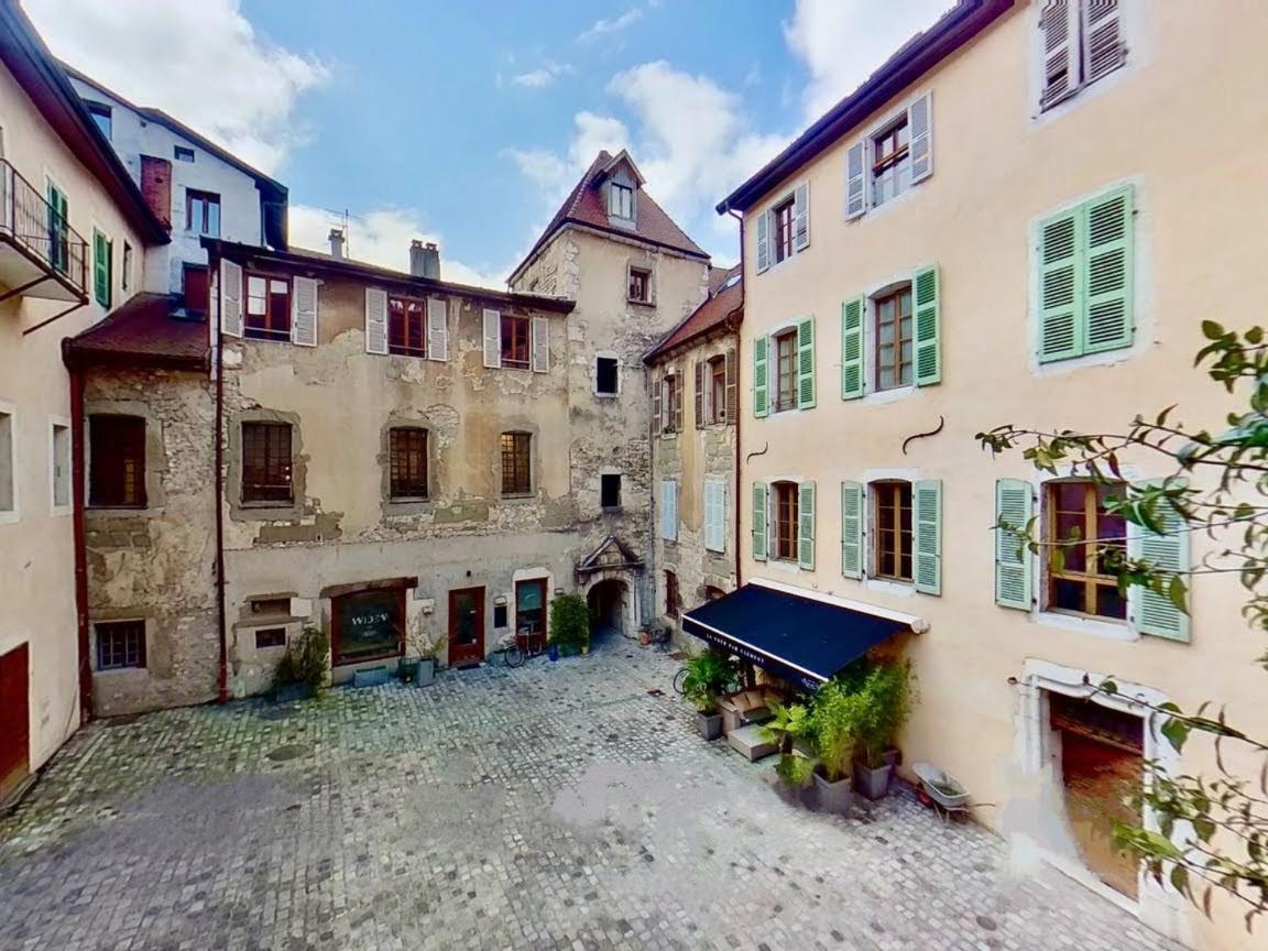 Appartement De Charme Au Coeur De La Vieille Ville Annecy Luaran gambar