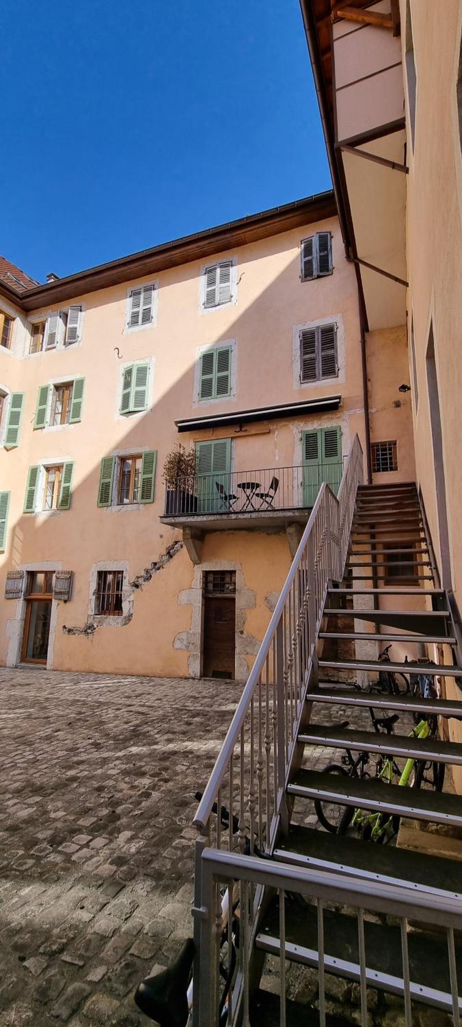 Appartement De Charme Au Coeur De La Vieille Ville Annecy Luaran gambar